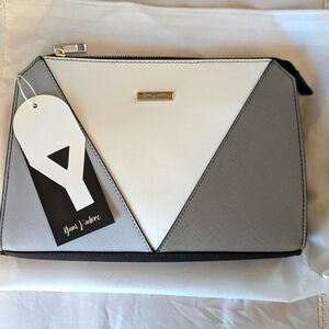 NWT zippered pouch with detachable chain.